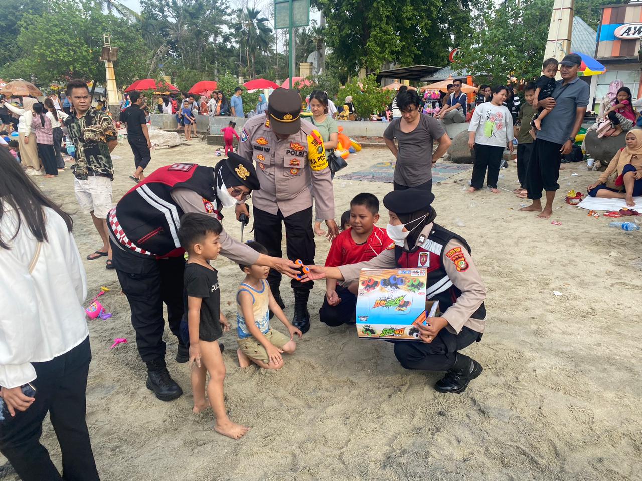 Berbagi mainan